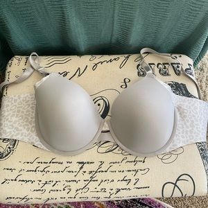 Warner's No Side Effects Underwire Contour Animal Print Bra 40C Silver